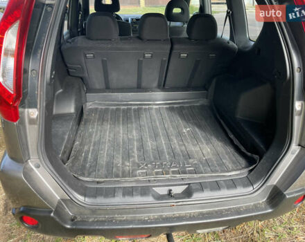 Серый Ниссан ИксТрейл, объемом двигателя 2 л и пробегом 127 тыс. км за 12000 $, фото 25 на Automoto.ua