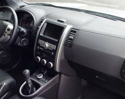 Серый Ниссан ИксТрейл, объемом двигателя 2 л и пробегом 275 тыс. км за 13800 $, фото 8 на Automoto.ua