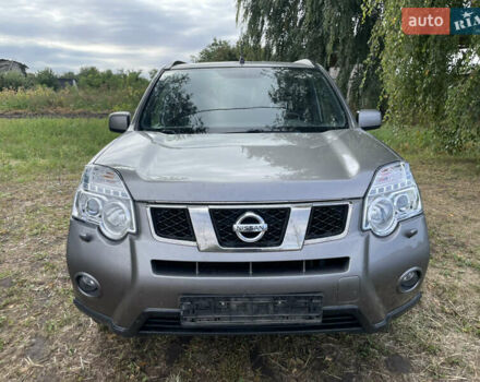 Серый Ниссан ИксТрейл, объемом двигателя 2 л и пробегом 127 тыс. км за 12000 $, фото 5 на Automoto.ua