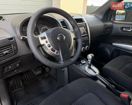 Серый Ниссан ИксТрейл, объемом двигателя 2 л и пробегом 147 тыс. км за 12300 $, фото 73 на Automoto.ua
