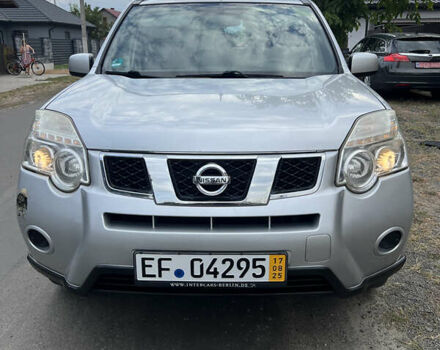 Серый Ниссан ИксТрейл, объемом двигателя 2 л и пробегом 263 тыс. км за 13000 $, фото 1 на Automoto.ua
