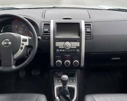 Серый Ниссан ИксТрейл, объемом двигателя 2 л и пробегом 275 тыс. км за 13800 $, фото 6 на Automoto.ua