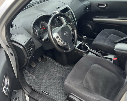 Серый Ниссан ИксТрейл, объемом двигателя 2 л и пробегом 263 тыс. км за 13000 $, фото 53 на Automoto.ua