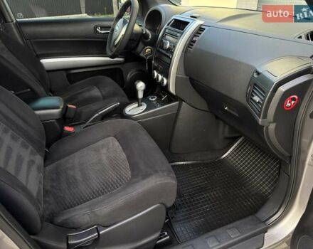 Серый Ниссан ИксТрейл, объемом двигателя 2 л и пробегом 147 тыс. км за 12300 $, фото 92 на Automoto.ua