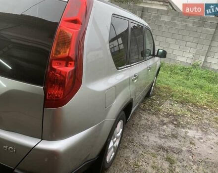 Ниссан ИксТрейл 2010 в Дубно на Automoto.ua Серый Ниссан ИксТрейл, объемом двигателя 2 л и пробегом 231 тыс. км за 12200 $, фото 6 на Automoto.ua