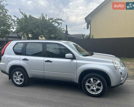 Серый Ниссан ИксТрейл, объемом двигателя 2 л и пробегом 263 тыс. км за 13000 $, фото 25 на Automoto.ua