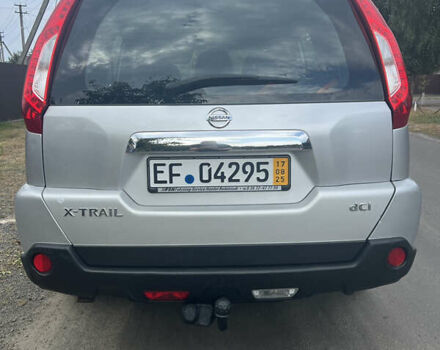 Серый Ниссан ИксТрейл, объемом двигателя 2 л и пробегом 263 тыс. км за 13000 $, фото 36 на Automoto.ua