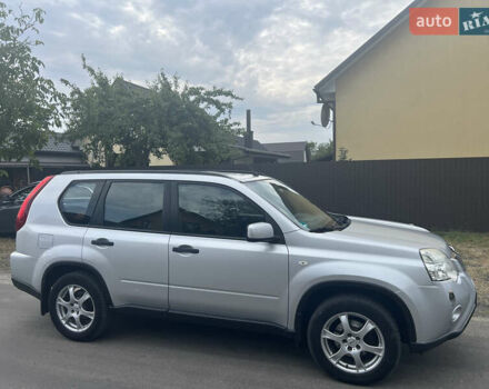 Серый Ниссан ИксТрейл, объемом двигателя 2 л и пробегом 263 тыс. км за 13000 $, фото 26 на Automoto.ua