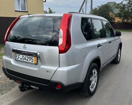 Серый Ниссан ИксТрейл, объемом двигателя 2 л и пробегом 263 тыс. км за 13000 $, фото 17 на Automoto.ua