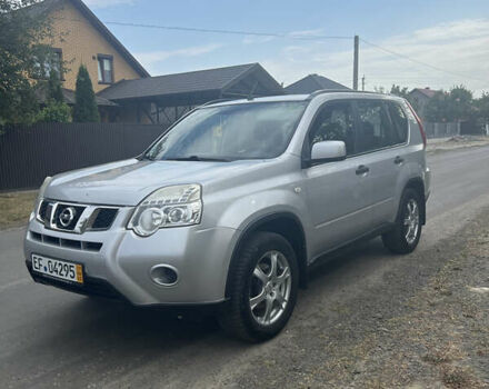 Серый Ниссан ИксТрейл, объемом двигателя 2 л и пробегом 263 тыс. км за 13000 $, фото 22 на Automoto.ua