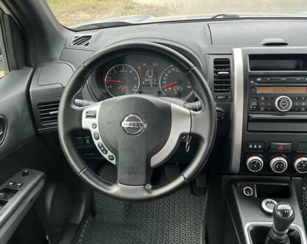 Серый Ниссан ИксТрейл, объемом двигателя 2 л и пробегом 263 тыс. км за 13000 $, фото 57 на Automoto.ua