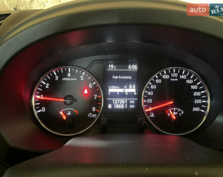 Серый Ниссан ИксТрейл, объемом двигателя 2 л и пробегом 127 тыс. км за 12000 $, фото 1 на Automoto.ua