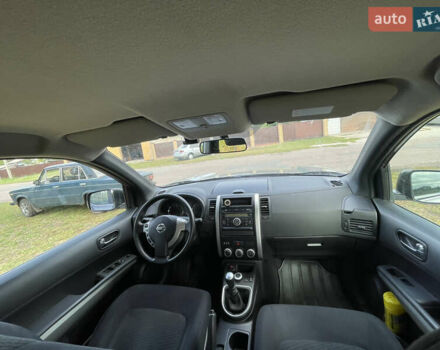 Серый Ниссан ИксТрейл, объемом двигателя 2 л и пробегом 127 тыс. км за 12000 $, фото 17 на Automoto.ua