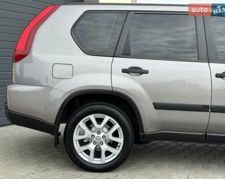 Серый Ниссан ИксТрейл, объемом двигателя 2 л и пробегом 147 тыс. км за 12300 $, фото 52 на Automoto.ua