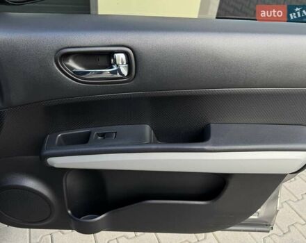 Серый Ниссан ИксТрейл, объемом двигателя 2 л и пробегом 147 тыс. км за 12300 $, фото 98 на Automoto.ua