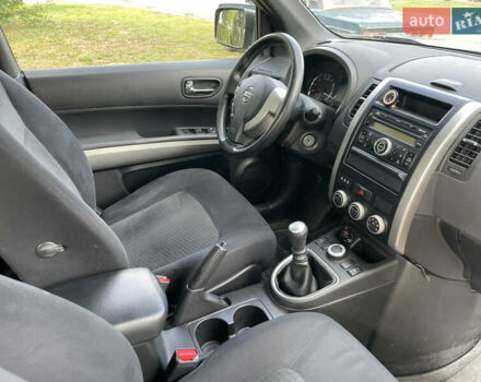 Серый Ниссан ИксТрейл, объемом двигателя 2 л и пробегом 127 тыс. км за 12000 $, фото 11 на Automoto.ua