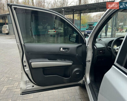 Серый Ниссан ИксТрейл, объемом двигателя 2 л и пробегом 153 тыс. км за 16500 $, фото 8 на Automoto.ua