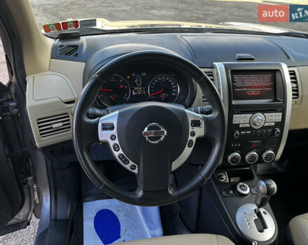 Серый Ниссан ИксТрейл, объемом двигателя 2 л и пробегом 269 тыс. км за 13399 $, фото 26 на Automoto.ua