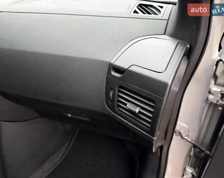 Серый Ниссан ИксТрейл, объемом двигателя 2.49 л и пробегом 199 тыс. км за 11700 $, фото 122 на Automoto.ua