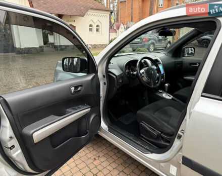 Серый Ниссан ИксТрейл, объемом двигателя 2.49 л и пробегом 199 тыс. км за 11700 $, фото 7 на Automoto.ua