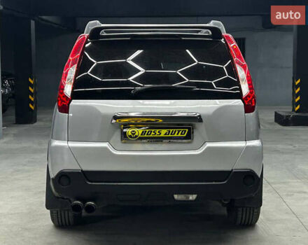 Серый Ниссан ИксТрейл, объемом двигателя 1.99 л и пробегом 222 тыс. км за 11300 $, фото 4 на Automoto.ua