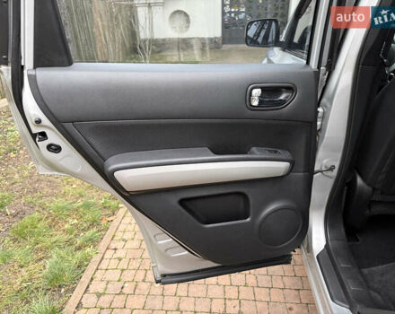 Серый Ниссан ИксТрейл, объемом двигателя 2.49 л и пробегом 199 тыс. км за 11700 $, фото 90 на Automoto.ua