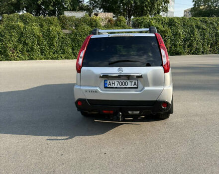 Серый Ниссан ИксТрейл, объемом двигателя 2 л и пробегом 245 тыс. км за 9999 $, фото 4 на Automoto.ua