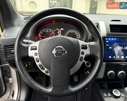 Серый Ниссан ИксТрейл, объемом двигателя 2.49 л и пробегом 199 тыс. км за 11700 $, фото 86 на Automoto.ua