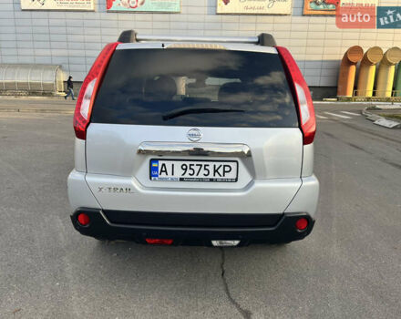 Серый Ниссан ИксТрейл, объемом двигателя 2 л и пробегом 180 тыс. км за 10800 $, фото 24 на Automoto.ua