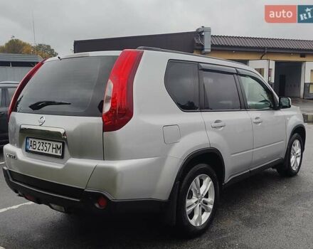 Серый Ниссан ИксТрейл, объемом двигателя 2.49 л и пробегом 217 тыс. км за 10000 $, фото 4 на Automoto.ua