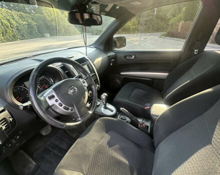 Серый Ниссан ИксТрейл, объемом двигателя 2 л и пробегом 255 тыс. км за 10500 $, фото 6 на Automoto.ua