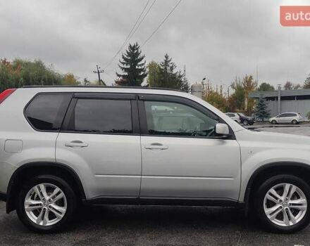 Серый Ниссан ИксТрейл, объемом двигателя 2.49 л и пробегом 217 тыс. км за 10000 $, фото 3 на Automoto.ua