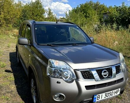 Серый Ниссан ИксТрейл, объемом двигателя 2 л и пробегом 240 тыс. км за 11500 $, фото 4 на Automoto.ua