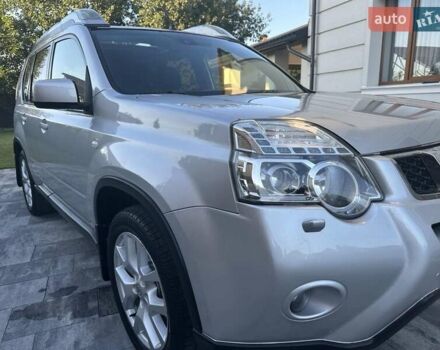 Серый Ниссан ИксТрейл, объемом двигателя 2 л и пробегом 206 тыс. км за 9500 $, фото 12 на Automoto.ua