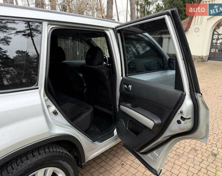 Серый Ниссан ИксТрейл, объемом двигателя 2.49 л и пробегом 199 тыс. км за 11700 $, фото 15 на Automoto.ua