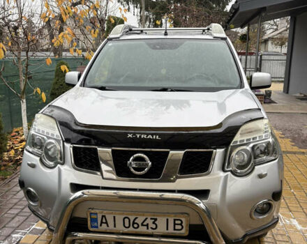 Сірий Ніссан ІксТрейл, об'ємом двигуна 2.49 л та пробігом 196 тис. км за 11800 $, фото 2 на Automoto.ua