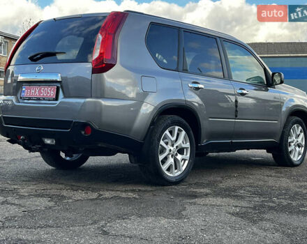 Серый Ниссан ИксТрейл, объемом двигателя 2 л и пробегом 269 тыс. км за 13399 $, фото 12 на Automoto.ua