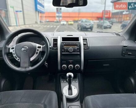 Серый Ниссан ИксТрейл, объемом двигателя 2 л и пробегом 261 тыс. км за 9800 $, фото 15 на Automoto.ua