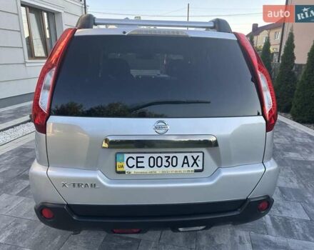 Серый Ниссан ИксТрейл, объемом двигателя 2 л и пробегом 206 тыс. км за 9500 $, фото 4 на Automoto.ua
