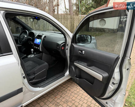 Серый Ниссан ИксТрейл, объемом двигателя 2.49 л и пробегом 199 тыс. км за 11700 $, фото 16 на Automoto.ua