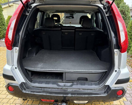 Сірий Ніссан ІксТрейл, об'ємом двигуна 2.49 л та пробігом 196 тис. км за 11800 $, фото 9 на Automoto.ua