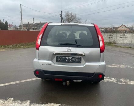 Серый Ниссан ИксТрейл, объемом двигателя 2 л и пробегом 265 тыс. км за 8700 $, фото 4 на Automoto.ua