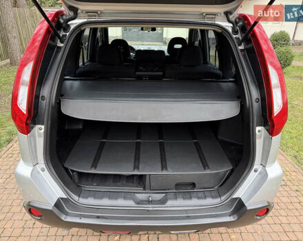 Серый Ниссан ИксТрейл, объемом двигателя 2.49 л и пробегом 199 тыс. км за 11700 $, фото 126 на Automoto.ua