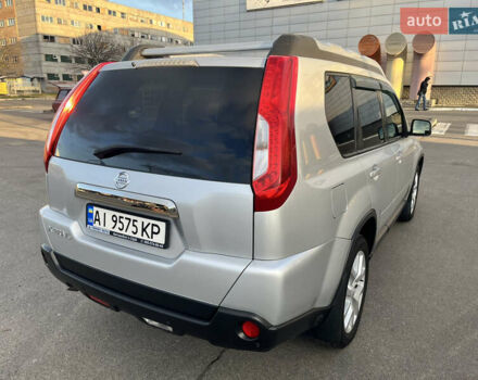 Серый Ниссан ИксТрейл, объемом двигателя 2 л и пробегом 180 тыс. км за 10800 $, фото 5 на Automoto.ua