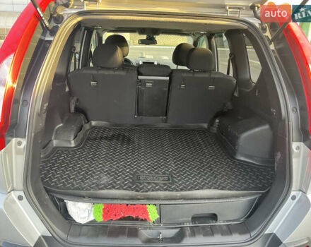 Серый Ниссан ИксТрейл, объемом двигателя 2 л и пробегом 180 тыс. км за 10800 $, фото 12 на Automoto.ua