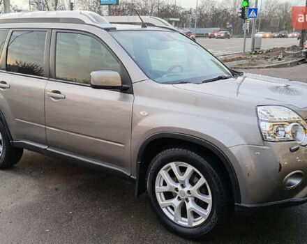 Серый Ниссан ИксТрейл, объемом двигателя 2 л и пробегом 192 тыс. км за 9990 $, фото 2 на Automoto.ua