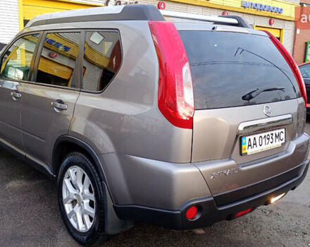 Серый Ниссан ИксТрейл, объемом двигателя 2 л и пробегом 192 тыс. км за 9990 $, фото 4 на Automoto.ua