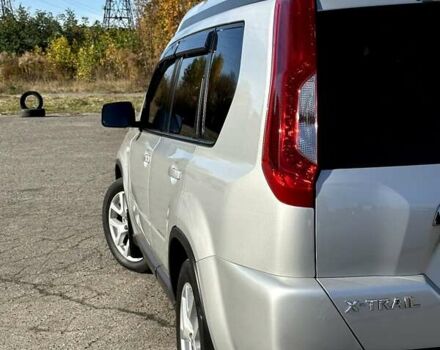 Серый Ниссан ИксТрейл, объемом двигателя 2 л и пробегом 198 тыс. км за 12500 $, фото 1 на Automoto.ua