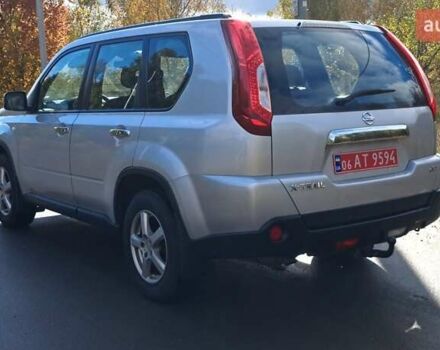 Сірий Ніссан ІксТрейл, об'ємом двигуна 2 л та пробігом 297 тис. км за 12350 $, фото 4 на Automoto.ua
