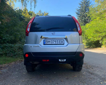 Серый Ниссан ИксТрейл, объемом двигателя 2 л и пробегом 210 тыс. км за 11400 $, фото 3 на Automoto.ua